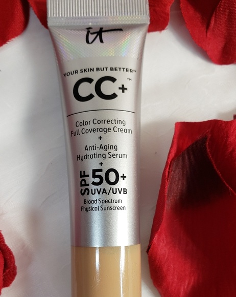 it cosmetics Other - it Cosmetics - CC+ Anti Age Color Correct - Light